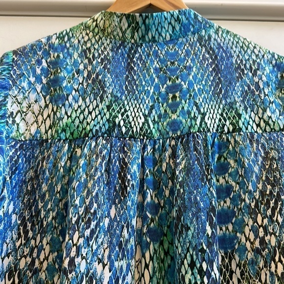 Hale Bob Boho Mixed Blues Snake Print Silk Blouse SzM - Picture 7 of 9
